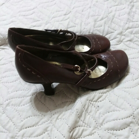 Style & Co Classic Dancer Brown Kitten Heels 7.5 - Picture 2 of 6